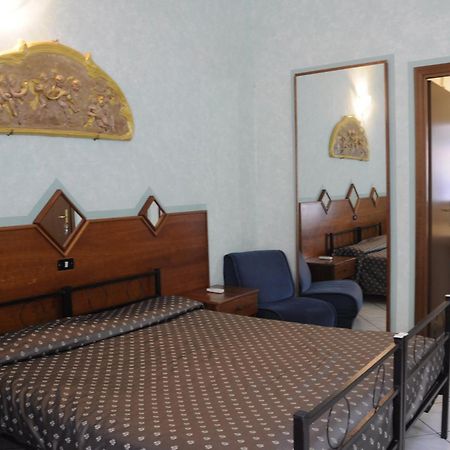 Hotel Farini Rome Kamer foto