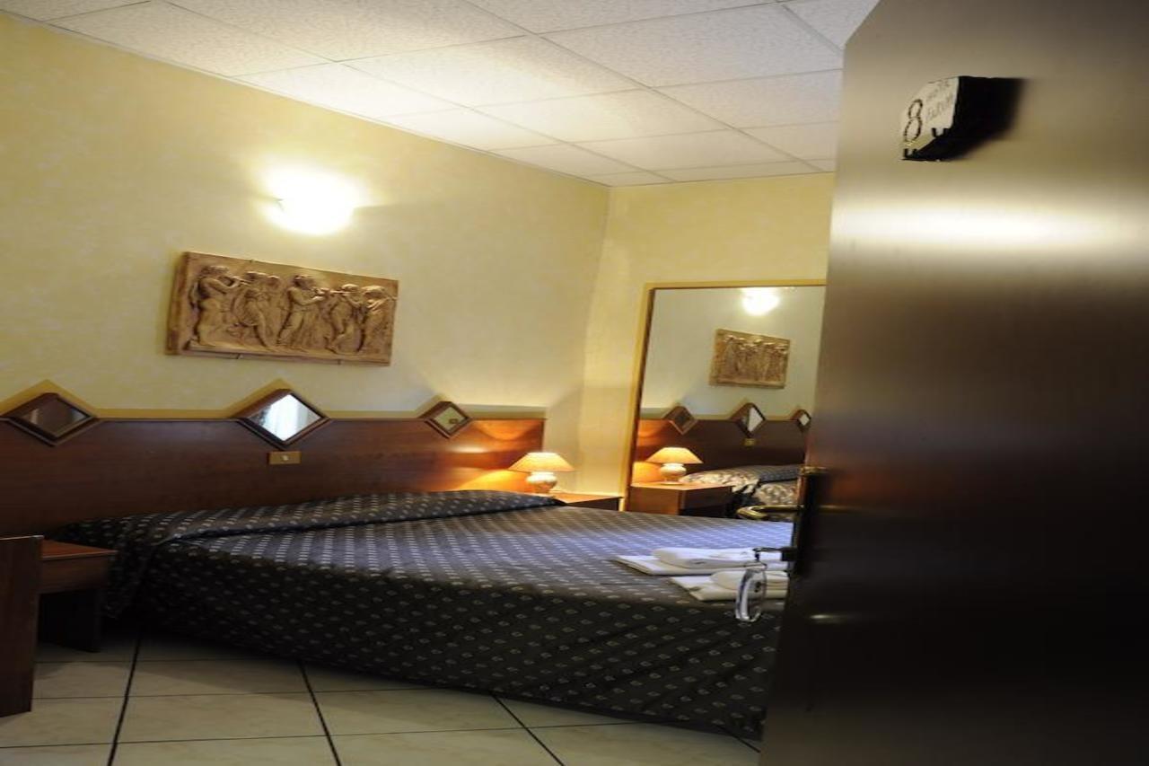 Hotel Farini Rome Buitenkant foto
