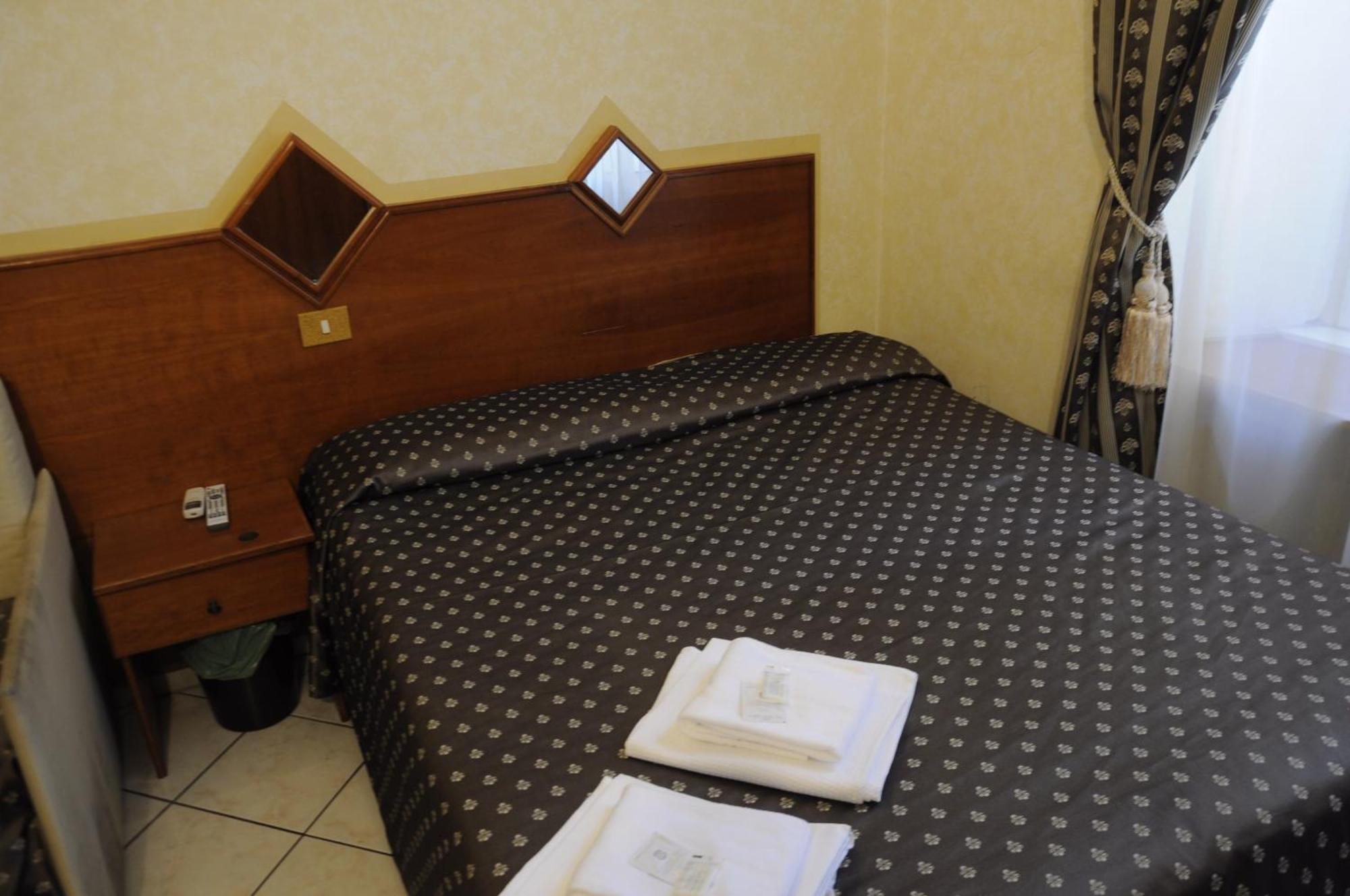 Hotel Farini Rome Kamer foto