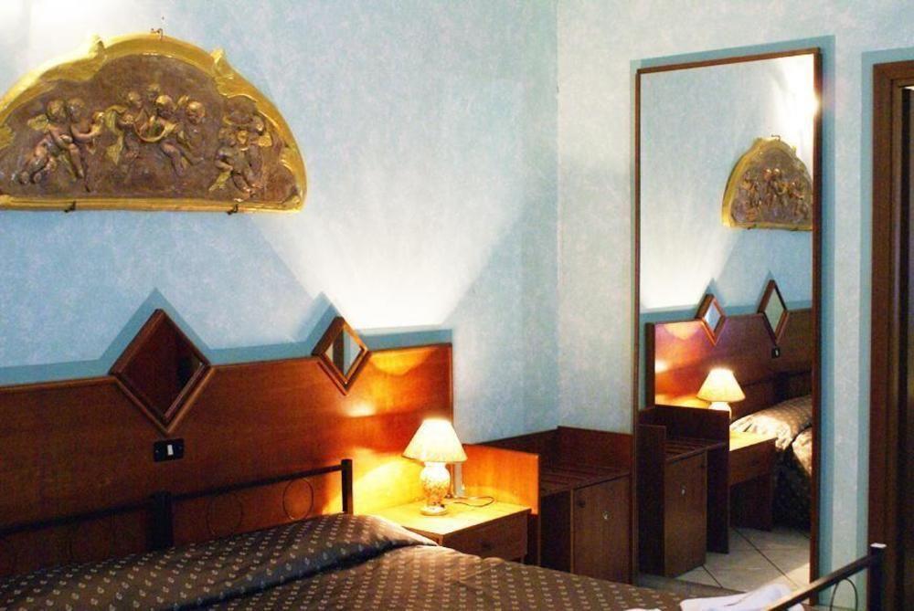 Hotel Farini Rome Buitenkant foto
