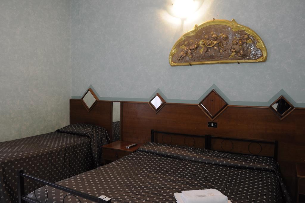 Hotel Farini Rome Buitenkant foto
